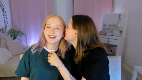 Lisa blonde  Alisa brunette online show from 8, 4, 2026