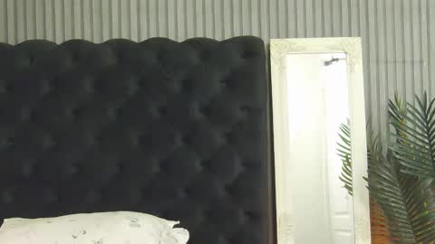 Snapshot of lisamaze chatting on 19, 10, 2025 SofiaHanson online show from 19, 10, 2025