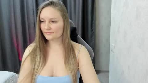 Snapshot of lisavanoranje chatting on 30, 11, 2025 Lisa online show from 30, 11, 2025