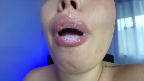 Lisbet online show from 5, 12, 2024