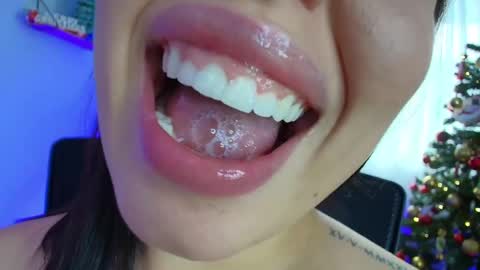 Lisbet online show from 6, 12, 2024