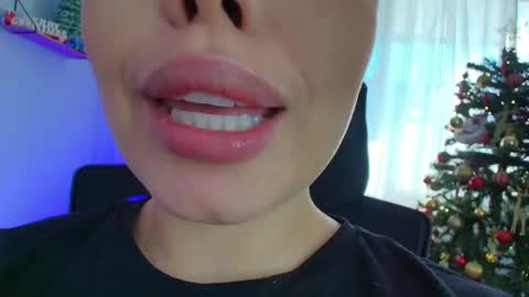 Lisbet online show from 7, 12, 2024