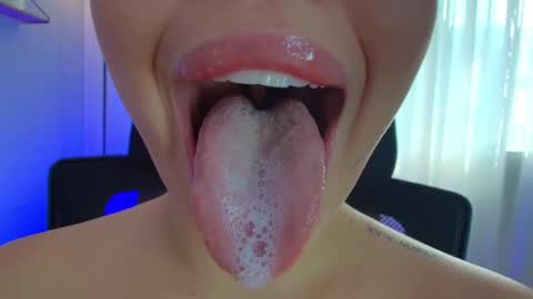 Lisbet online show from 5, 2, 2025