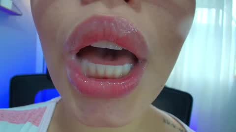 Lisbet online show from 7, 2, 2025