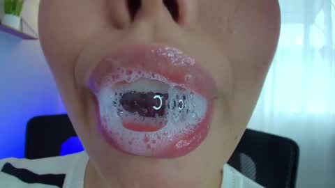 Lisbet online show from 21, 2, 2025