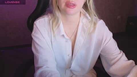 Snapshot of lisenok26 chatting on 19, 4, 2026 Anna online show from 19, 4, 2026