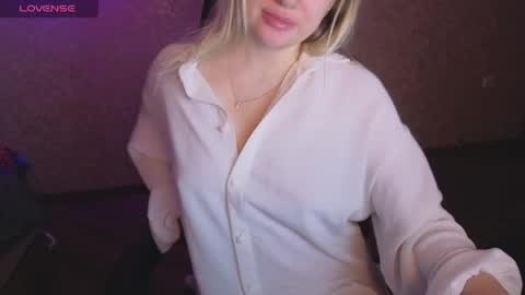 Snapshot of lisenok26 chatting on 1, 5, 2026 Anna online show from 1, 5, 2026