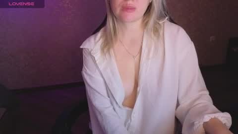 Snapshot of lisenok26 chatting on 19, 5, 2026 Anna online show from 19, 5, 2026