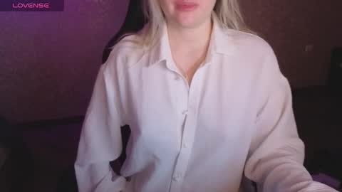 Snapshot of lisenok26 chatting on 23, 5, 2026 Anna online show from 23, 5, 2026