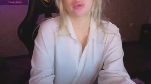 Snapshot of lisenok26 chatting on 31, 5, 2026 Anna online show from 31, 5, 2026