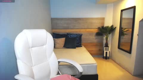 Snapshot of liseth_fox chatting on 4, 1, 2025 Liseth Fox online show from 4, 1, 2025