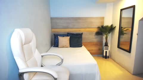 Snapshot of liseth_fox chatting on 4, 1, 2025 Liseth Fox online show from 4, 1, 2025