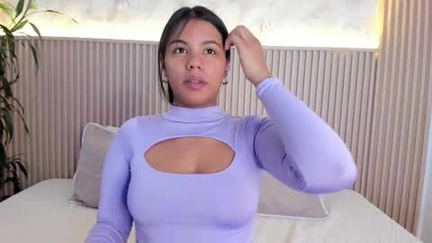 Snapshot of liss_reyes chatting on 12, 10, 2025 Liss online show from 12, 10, 2025