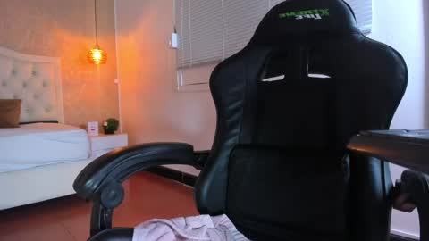 Snapshot of lissa_jhonsoon chatting on 13, 2, 2025 L I S S A online show from 13, 2, 2025