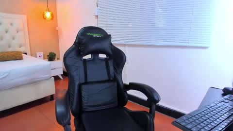 Snapshot of lissa_jhonsoon chatting on 25, 2, 2025 L I S S A online show from 25, 2, 2025