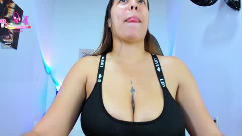 Snapshot of lissa_jhonsoon chatting on 7, 10, 2025 L I S S A online show from 7, 10, 2025