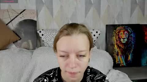 Snapshot of lissa_kitsune chatting on 8, 10, 2025 Lissa online show from 8, 10, 2025