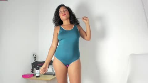 Snapshot of lissa_petitee chatting on 23, 5, 2026 lissa_petitee online show from 23, 5, 2026