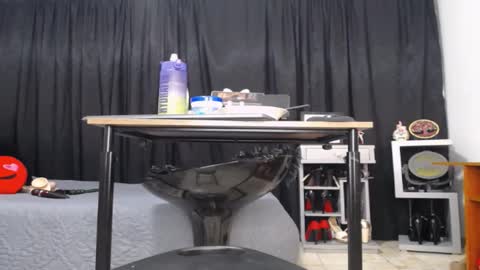 LITA a sexy milf online show from 24, 2, 2025