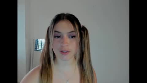 Snapshot of litlle_danni chatting on 20, 1, 2025 Danni online show from 20, 1, 2025