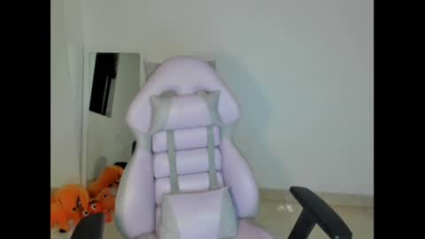 Snapshot of litlle_danni chatting on 5, 2, 2025 Danni online show from 5, 2, 2025