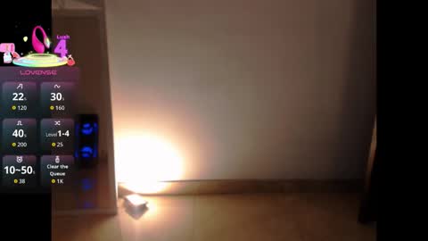 Snapshot of litlle_danni chatting on 11, 11, 2025 Danni online show from 11, 11, 2025