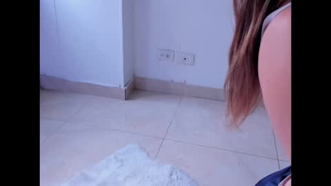 Snapshot of litlle_danni chatting on 14, 12, 2025 Danni online show from 14, 12, 2025