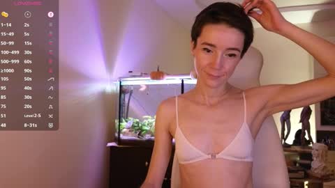 Snapshot of litllle_alis_a chatting on 2, 11, 2025 Alisa online show from 2, 11, 2025