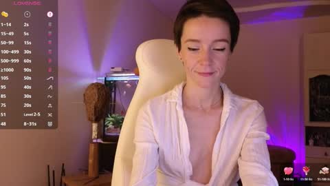 Snapshot of litllle_alis_a chatting on 11, 11, 2025 Alisa online show from 11, 11, 2025