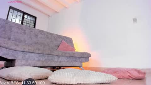 Snapshot of little___sophie chatting on 5, 3, 2025 little___sophie online show from 5, 3, 2025