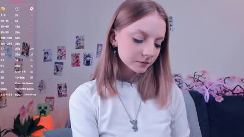 Snapshot of little__caprice chatting on 18, 4, 2026 Bella online show from 18, 4, 2026