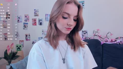 Snapshot of little__caprice chatting on 19, 5, 2026 Bella online show from 19, 5, 2026