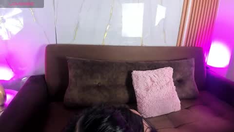 Snapshot of little__chloee_ chatting on 14, 10, 2025 little__chloee_ online show from 14, 10, 2025