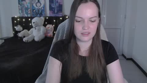 Snapshot of little__flowers chatting on 18, 9, 2025 little__flowers online show from 18, 9, 2025