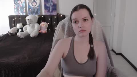 Snapshot of little__flowers chatting on 22, 10, 2025 little__flowers online show from 22, 10, 2025