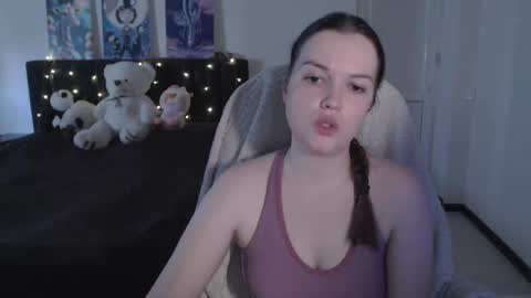 Snapshot of little__flowers chatting on 1, 11, 2025 little__flowers online show from 1, 11, 2025