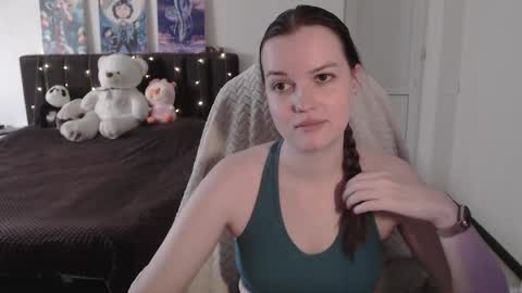 Snapshot of little__flowers chatting on 9, 11, 2025 little__flowers online show from 9, 11, 2025