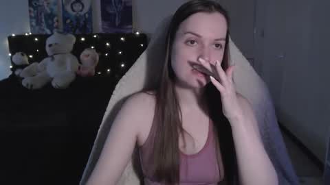 Snapshot of little__flowers chatting on 14, 12, 2025 little__flowers online show from 14, 12, 2025