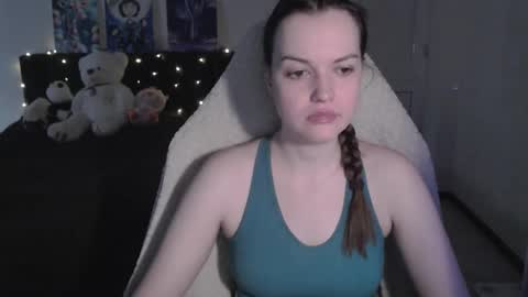 Snapshot of little__flowers chatting on 19, 12, 2025 little__flowers online show from 19, 12, 2025