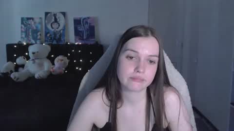 Snapshot of little__flowers chatting on 18, 6, 2026 little__flowers online show from 18, 6, 2026