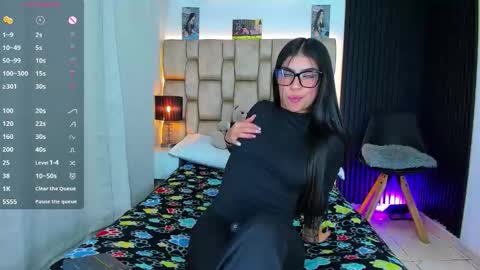 Snapshot of little__sophie18 chatting on 16, 11, 2025 Sophie ---- connected from 1400 to 2100 Colombia time online show from 16, 11, 2025