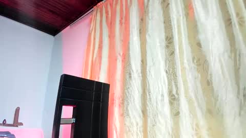 Aliciaparaisss online show from 8, 4, 2026