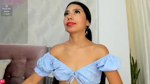 Snapshot of little_caprice_x chatting on 14, 10, 2025 Ana online show from 14, 10, 2025