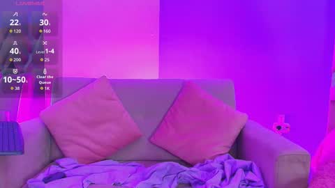 Snapshot of little_ellie_1 chatting on 19, 11, 2025 Ellie online show from 19, 11, 2025