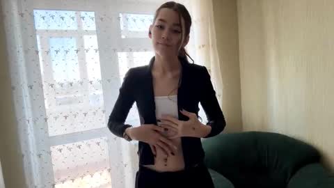 Snapshot of little_ieity chatting on 23, 10, 2025 Viiola online show from 23, 10, 2025