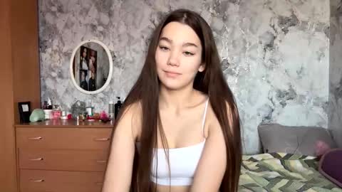 Snapshot of little_ieity chatting on 25, 11, 2025 Viiola online show from 25, 11, 2025