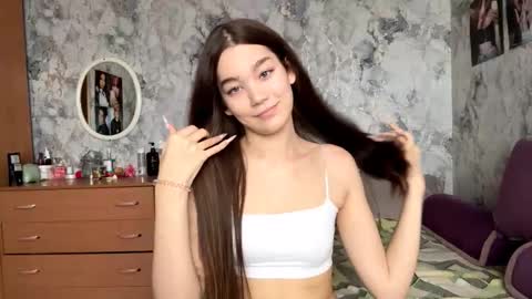 Snapshot of little_ieity chatting on 29, 11, 2025 Viiola online show from 29, 11, 2025