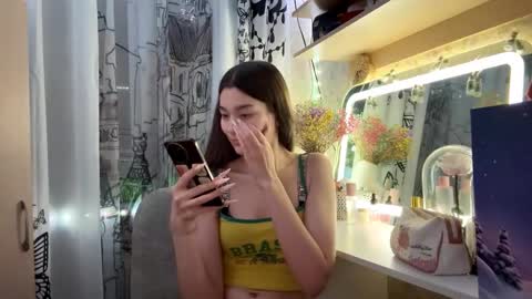 Snapshot of little_ieity chatting on 1, 12, 2025 Viiola online show from 1, 12, 2025