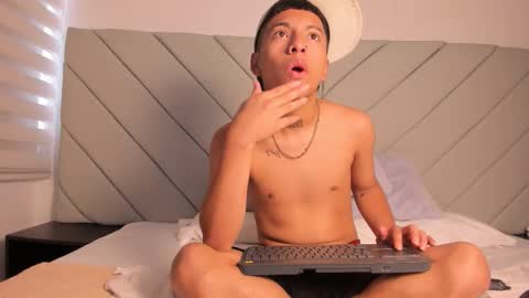 Snapshot of little_kris1 chatting on 20, 10, 2025 little_kris1 online show from 20, 10, 2025