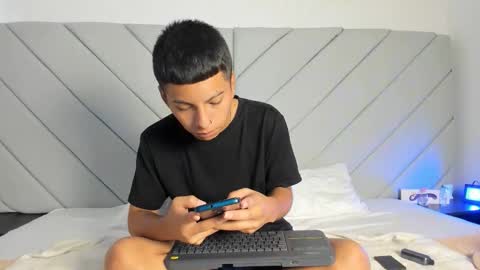 Snapshot of little_kris1 chatting on 25, 10, 2025 little_kris1 online show from 25, 10, 2025